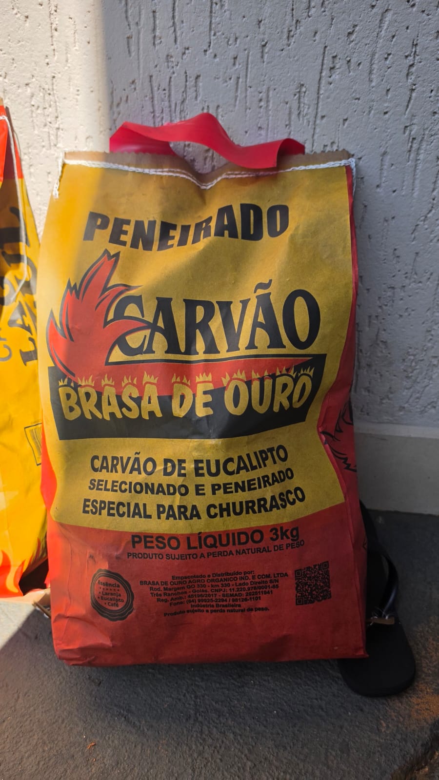 Embalagem real do carvão de 3 kg